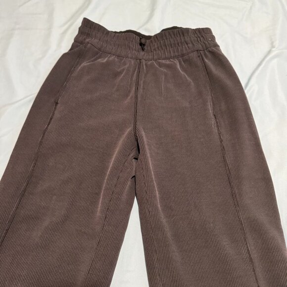 Lululemon Ribbed Softstreme Mid-Rise Wide-Leg Cropped Pant 25" black - Picture 4 of 4